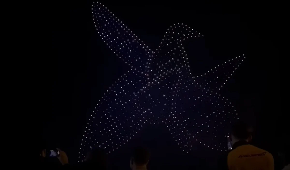 Bakıda min dron eyni vaxtda səmaya qalxıb