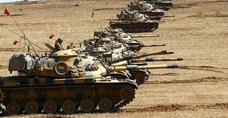 Turkey places artillery, missiles on Syrian border