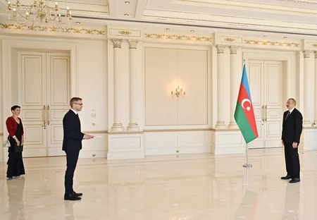 Prezident İlham Əliyev İsveçin yeni səfirinin etimadnaməsini qəbul edib - YENİLƏNİB