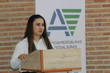 Gəncədə “Audiovizual mediada uşaq hüquqlarının qorunması” mövzusunda dəyirmi masa keçirilib
