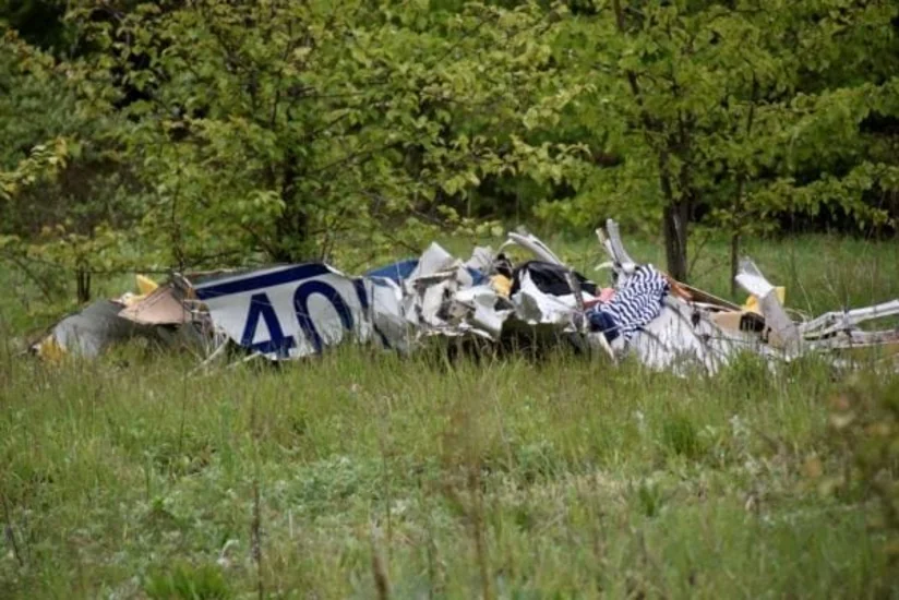 3 killed in small plane crash in Tennessee which left a half-mile-long debris field, officials say