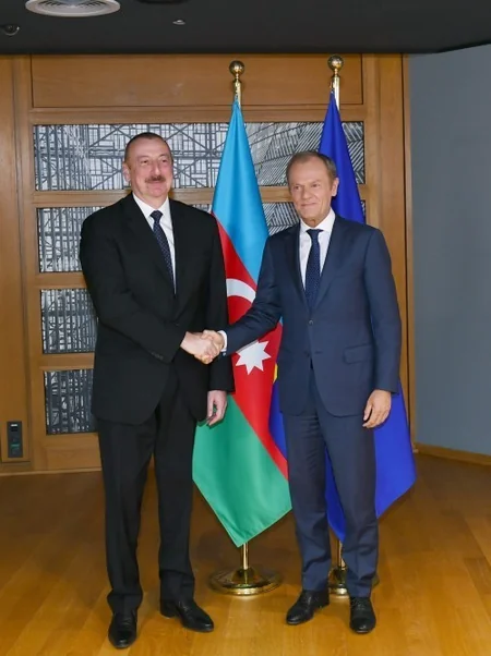 İlham Əliyev Aİ Şurasının prezidenti Donald Tuskla görüşüb