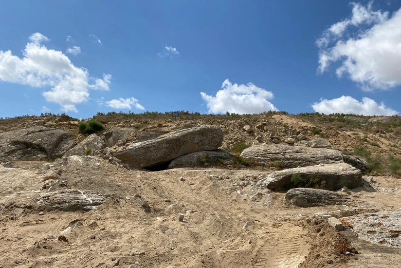 “Mağara” abidəsinin ətrafında olan qanunsuz hasarlar söküldü
