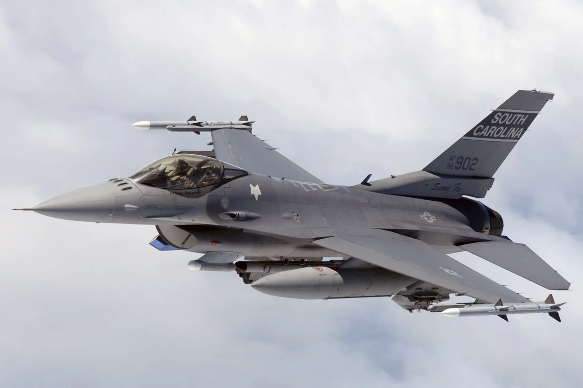 US sets conditions for transfer of F-16 jets to Ukraine 