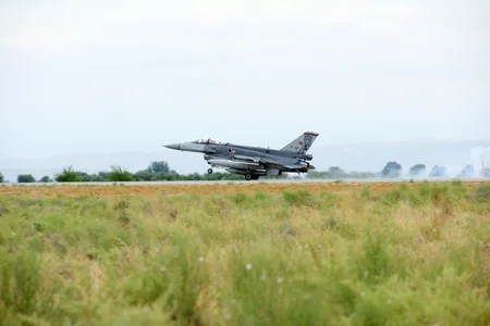 Turkish warplanes arrive in Azerbaijan