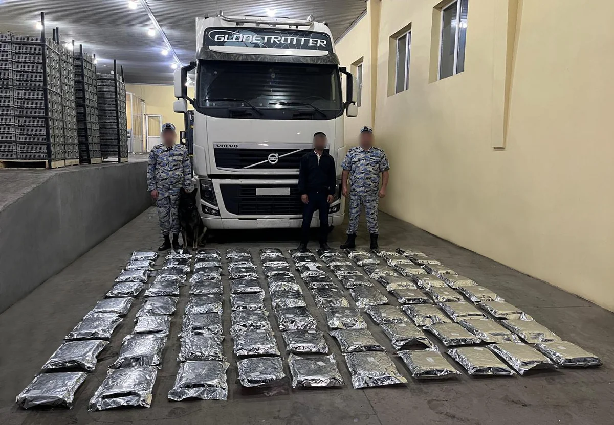 İrandan Rusiyaya “gavalı və üzüm” aparan avtomobildən 76 kiloqramdan çox narkotik aşkar edilib