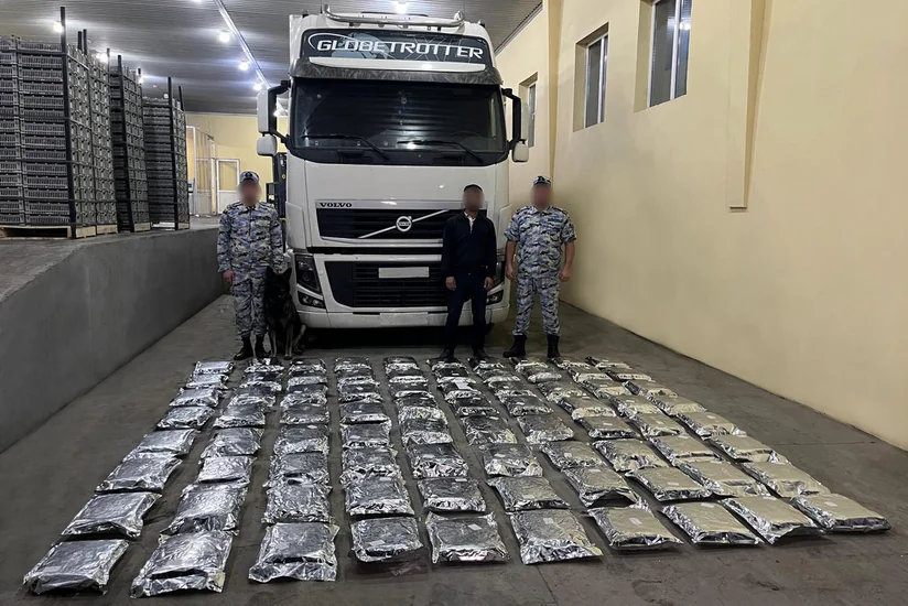 İrandan Rusiyaya “gavalı və üzüm” aparan avtomobildən 76 kiloqramdan çox narkotik aşkar edilib