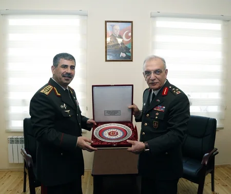 ​Zakir Həsənov Türkiyə Silahlı Qüvvələrinin tibb komandanı ilə görüşüb