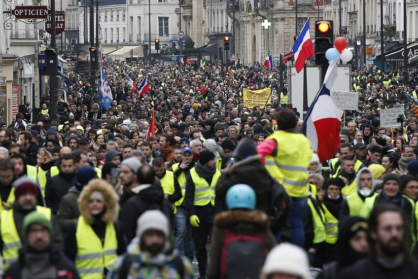 Fransada sarı jiletlilərin keçirdiyi aksiyada 200 nəfər həbs edilib - YENİLƏNİB-2