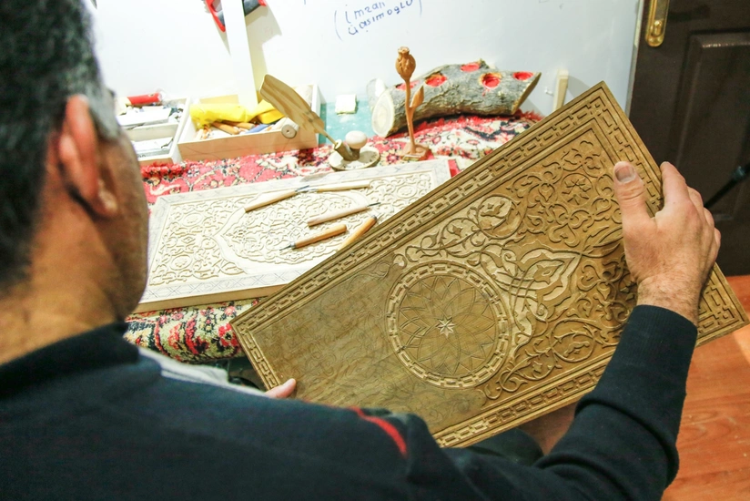 Oyma sənətini yaşadan usta - VİDEO