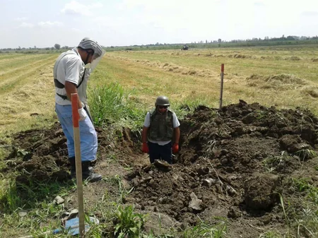 ANAMA Tərtərdə 3 ədəd Qrad raketinin mühərrik hissəsini tapıb