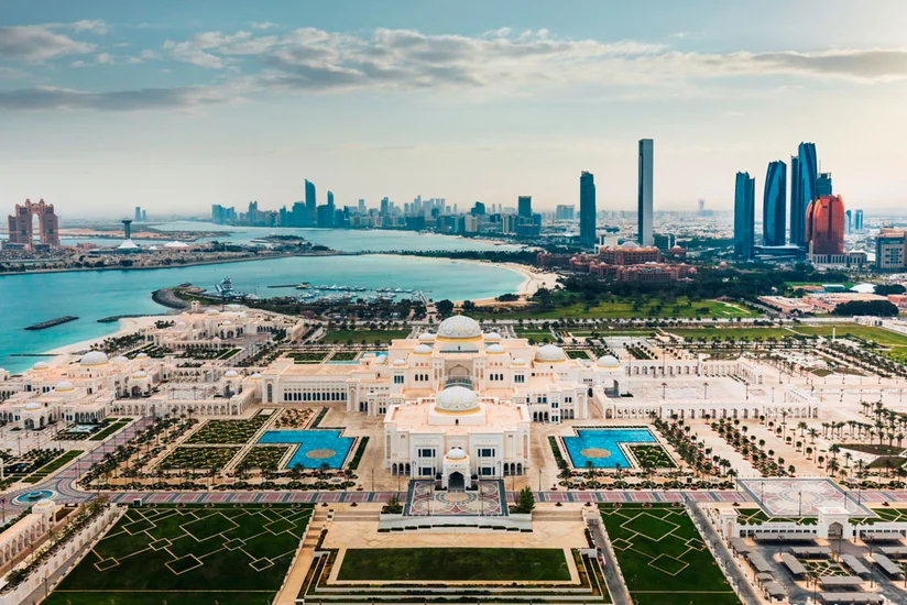 Bloomberg: Əbu-Dabi milyarderlər üçün yeni cazibə mərkəzinə çevrilib