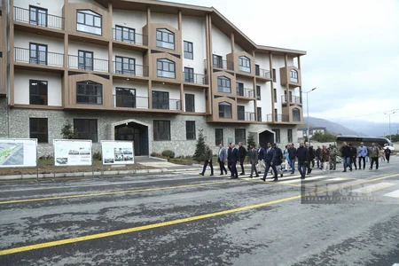 Foreign diplomats view construction of settlement, educational complex in Azerbaijan's Kalbajar