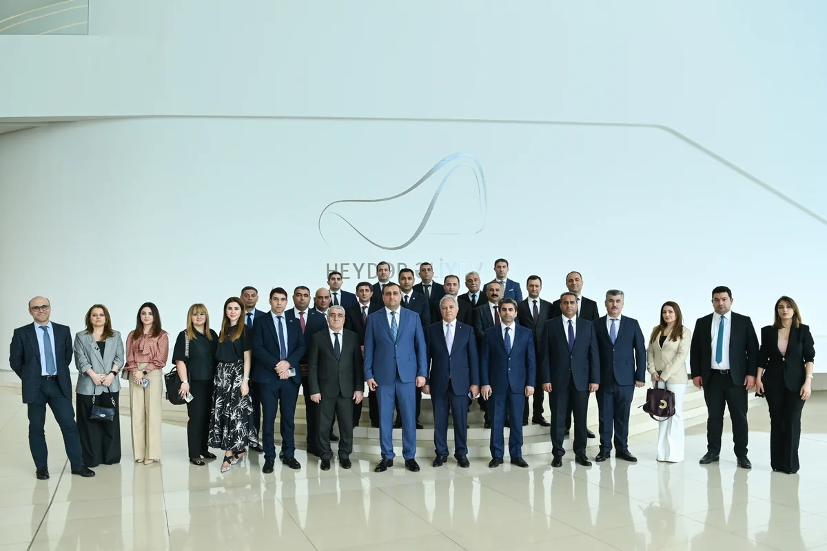 “Azpetrol”un rəhbərliyi və əməkdaşları Heydər Əliyev Mərkəzində olub