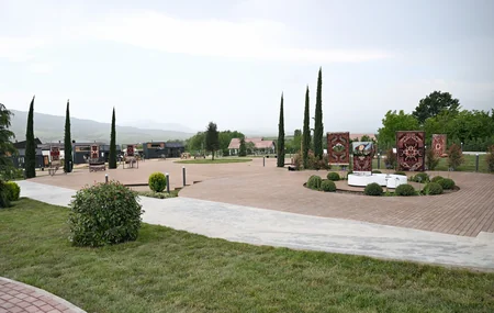 İlham Əliyev və Mehriban Əliyeva Xocalı şəhərinə köçən sakinlərlə görüşüblər - YENİLƏNİB