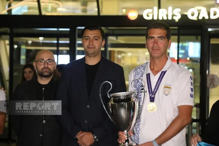 Azərbaycanın Avropa Kubokunun qalibi olmuş voleybolçuları Vətənə qayıdıb