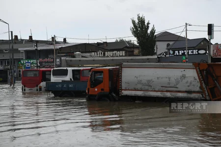 Bakıda yağıntının fəsadları: Drenaj sistemlər sovet dövründən qalıb, bəzilərinin istismar müddəti bitib - RƏSMİ - YENİLƏNİB