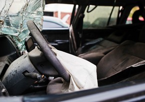 В Балакяне автомобиль врезался в трактор, есть погибший и раненый
