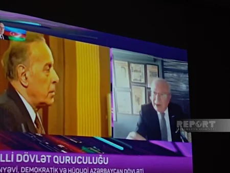 Türkiyədə vəqf sədrinə “Heydər Əliyevin 100 illiyi” yubiley medalı təqdim olunub