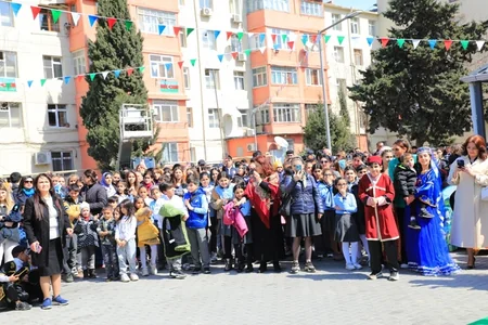 Bakının abad məhəllələrində bayram şənlikləri və konsert proqramları təşkil edilir
