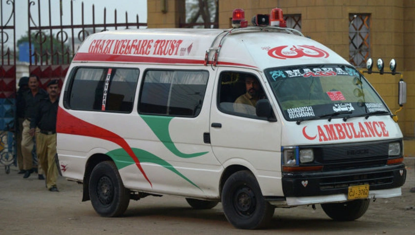 ​Pakistanda baş vermiş yol qəzası zamanı 10 nəfər ölüb