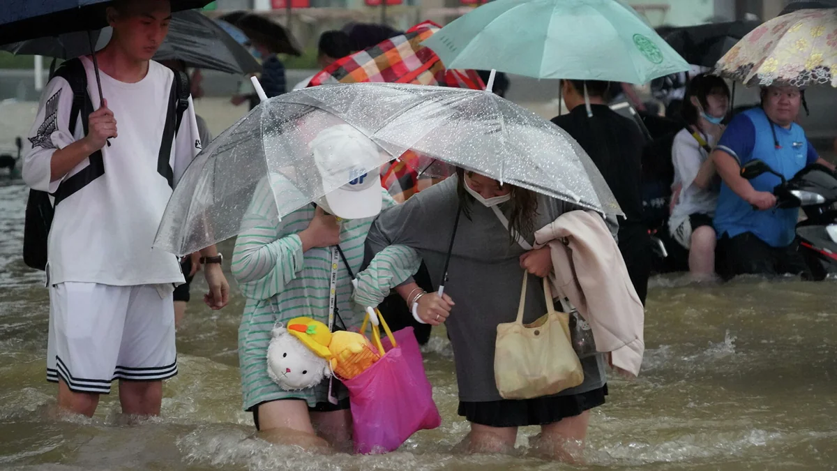 Çinin Henan əyalətindəki daşqınlar 33 nəfərin həyatına son qoyub