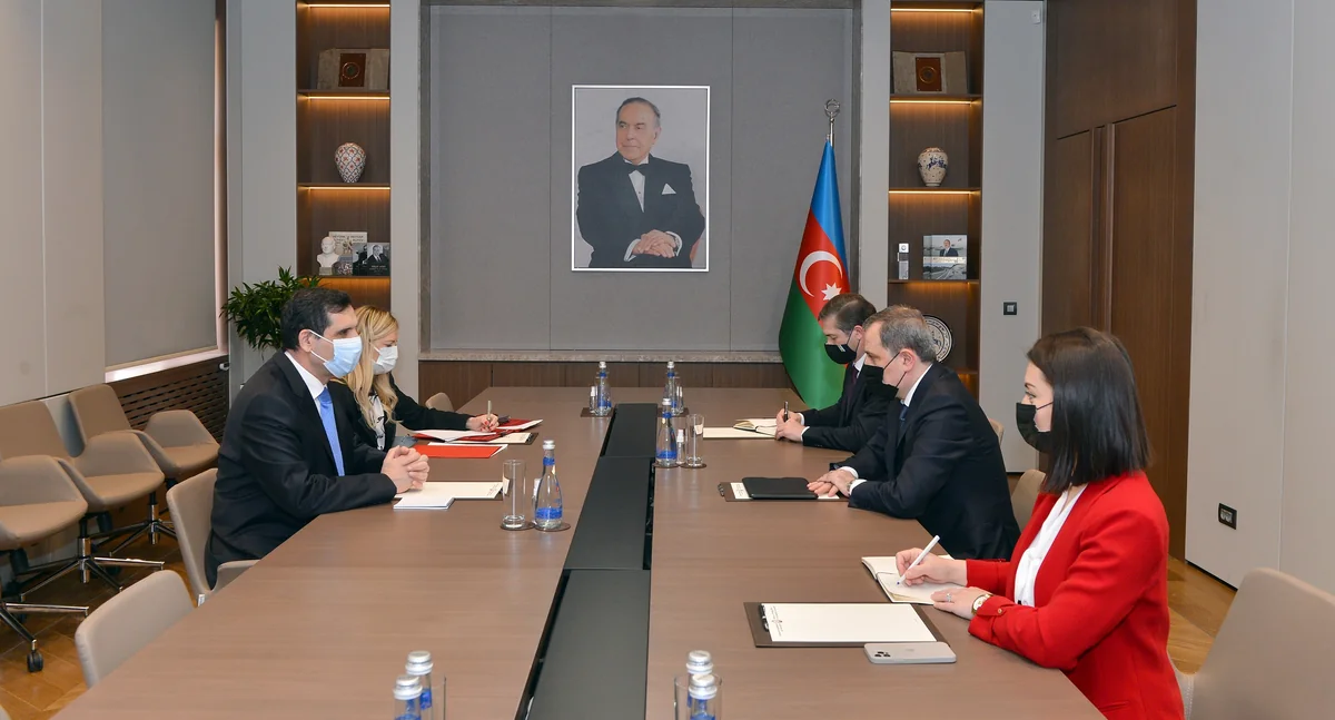 Ceyhun Bayramov Erkan Özoralla görüşdü