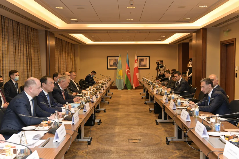 Orta Dəhlizə Qazaxıstanın tranzit yüklərinin cəlb edilməsi təklif olunub