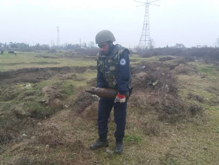 Astarada top və minaatan mərmiləri tapılıb