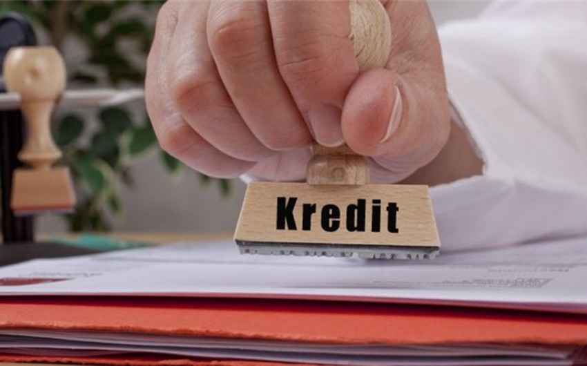 Specific weight of troubled currency loans drops in Azerbaijan
