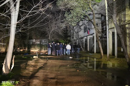 Bakıda yaşayış binasında yanğın təhlükəsi baş verib, onlarla sakin təxliyyə olunub - FOTO - VİDEO - YENİLƏNİB