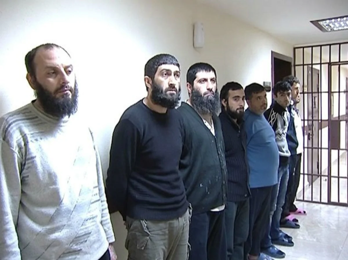İş adamını öldürən 17 nəfərlik dini-ekstremist dəstənin məhkəməsində polis əməkdaşları ifadə veriblər