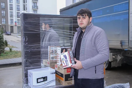 Füzuliyə köçürülən bir qrup şəxsə avadanlıqlar təqdim edilib