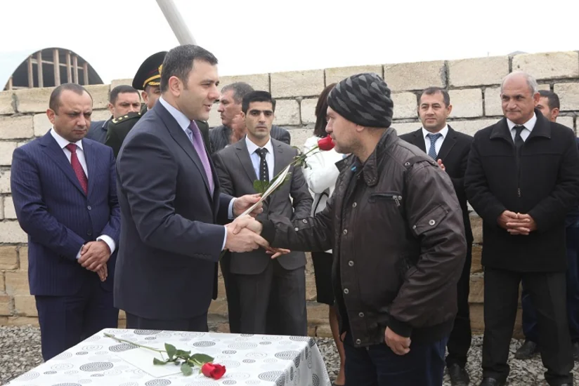 Müharibə əlilləri və şəhid ailələrinə yeni fərdi yaşayış evləri verilib