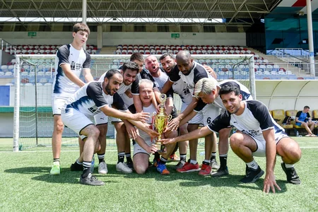 Şahmatçıların futbol matçında 14 qol vurulub