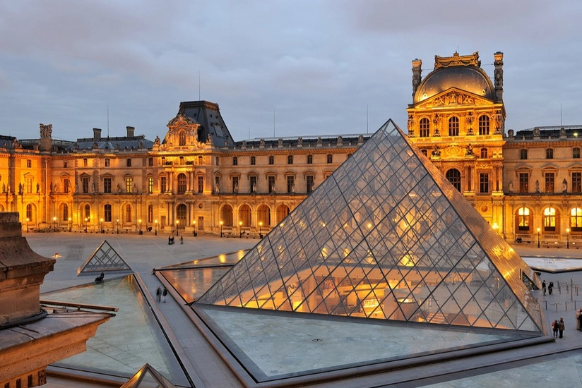 Governance of the Louvre intends to start a large program to modernize the museum