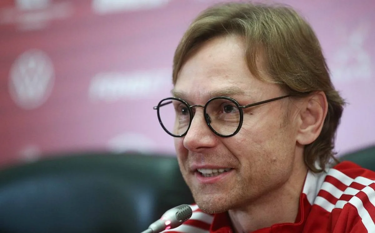 Rusiya millisinin baş məşqçisinin müqavilə müddəti uzadılıb