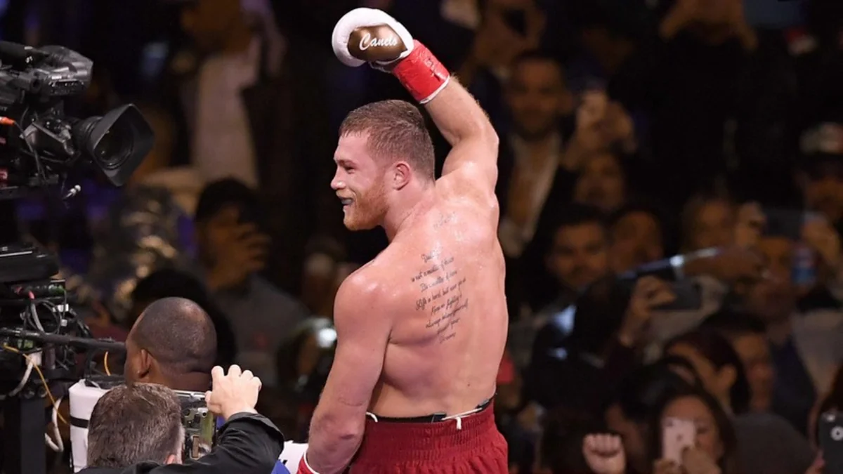 Сауль Альварес стал чемпионом мира по версии WBA в третьей весовой категории - ВИДЕО