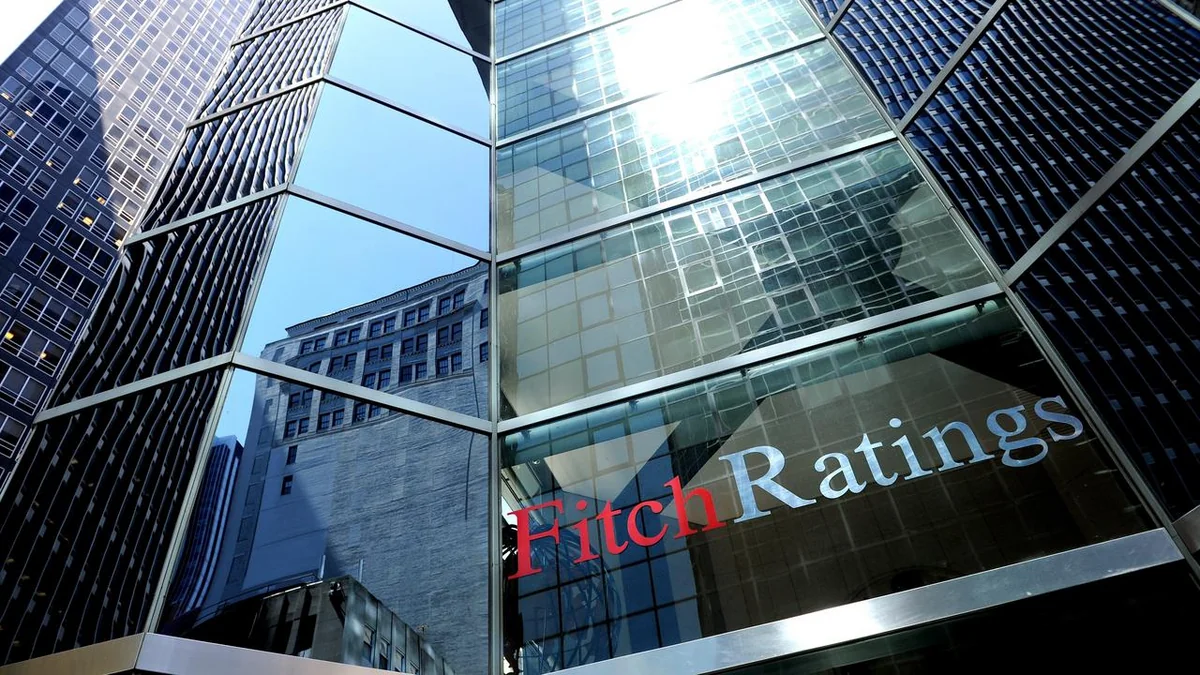 ​Fitch снизило рейтинг Азербайджана с BBB- до BB+