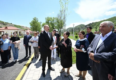 Prezident Laçının Sus kəndinə köçmüş sakinlərlə görüşüb - YENİLƏNİB
