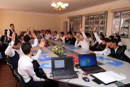 Biləsuvarda “Milli maraqların müdafiəsində sosial şəbəkələrin rolunun artırılması” layihəsi çərçivəsində seminar keçirilib