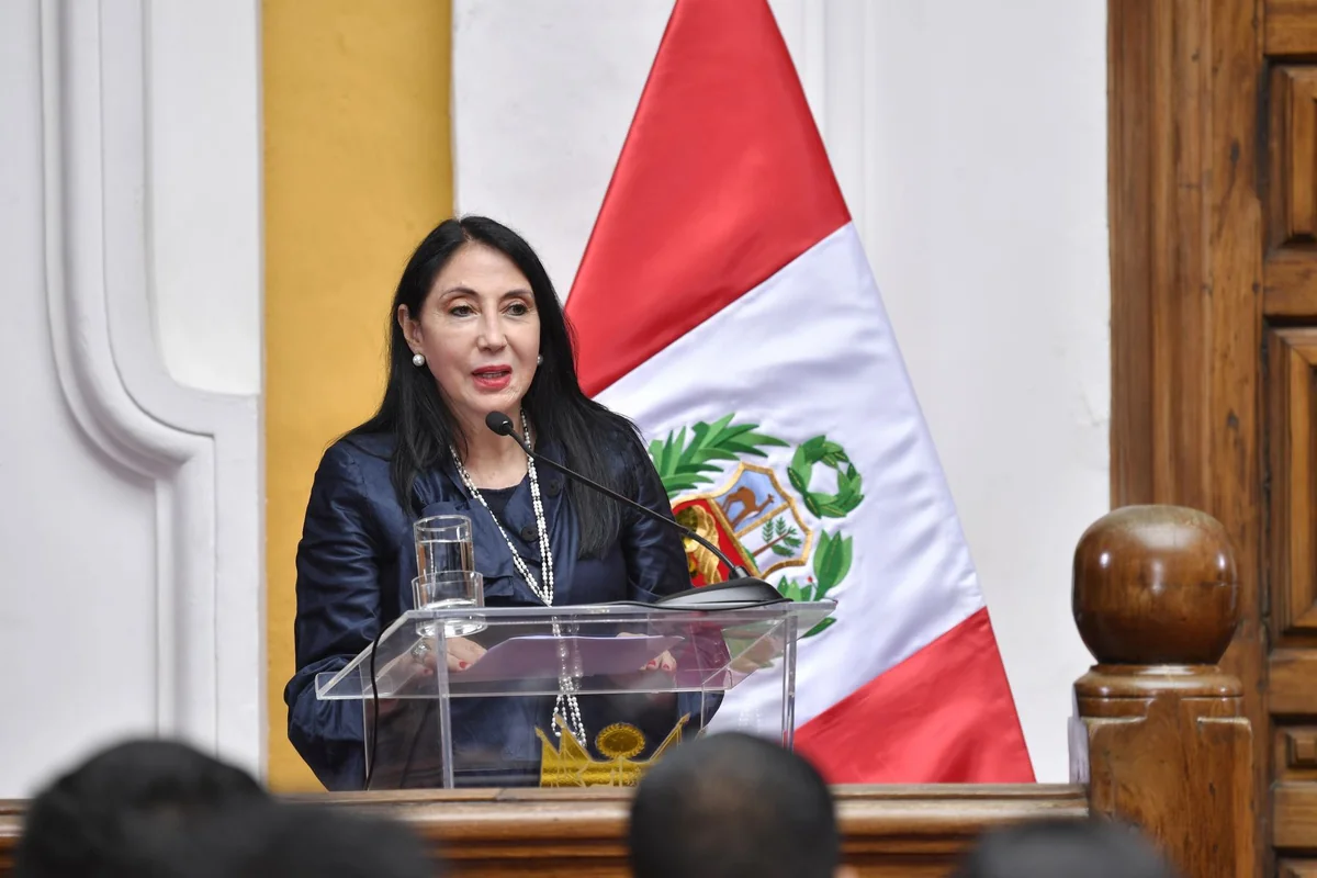 Peruvian FM resigns due to vaccination before national immunization program