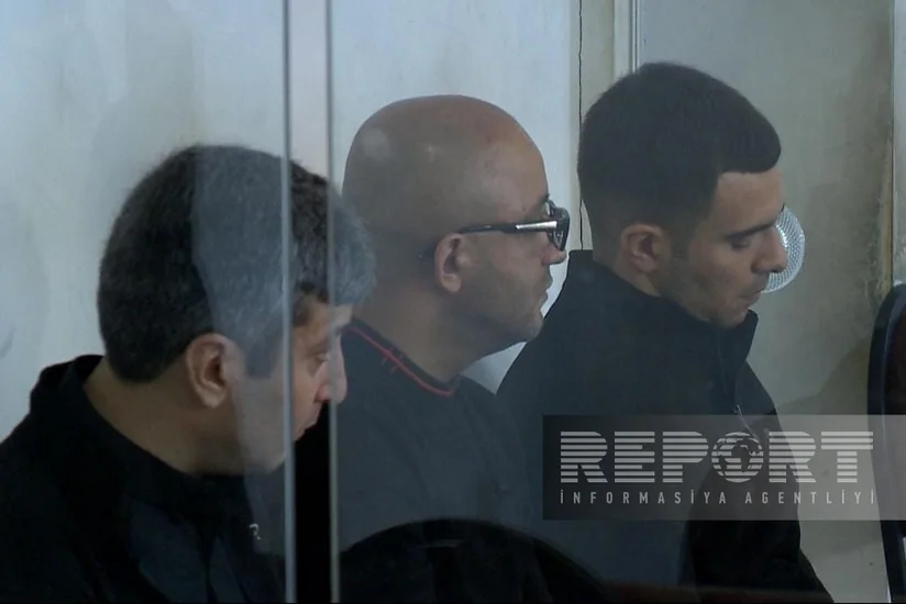 Ərinin qətlini sifariş etməkdə təqsirləndirilən qadının məhkəməsində şahid: Qardaşımı qan içində gördüm