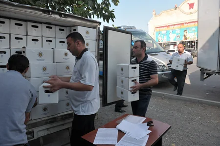 Heydər Əliyev Fondu Qurban bayramı münasibəti ilə aztəminatlı ailələrə qurban payları verib