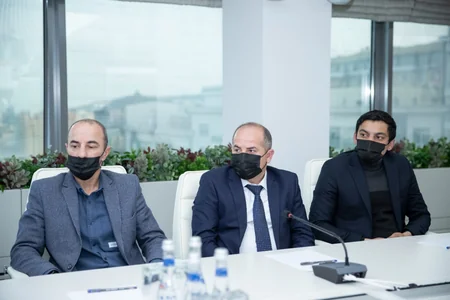 Sahil Babayev boks hakimləri ilə görüşüb