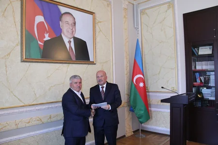 Yeni qeydiyyatdan keçən 26 dini quruma şəhadətnamələr təqdim edilib