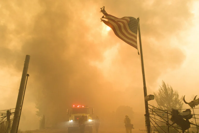 При пожаре в США погибли не менее девяти человек, в том числе пятеро детей