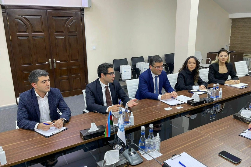 MEDIA chief meets with foreign journalists