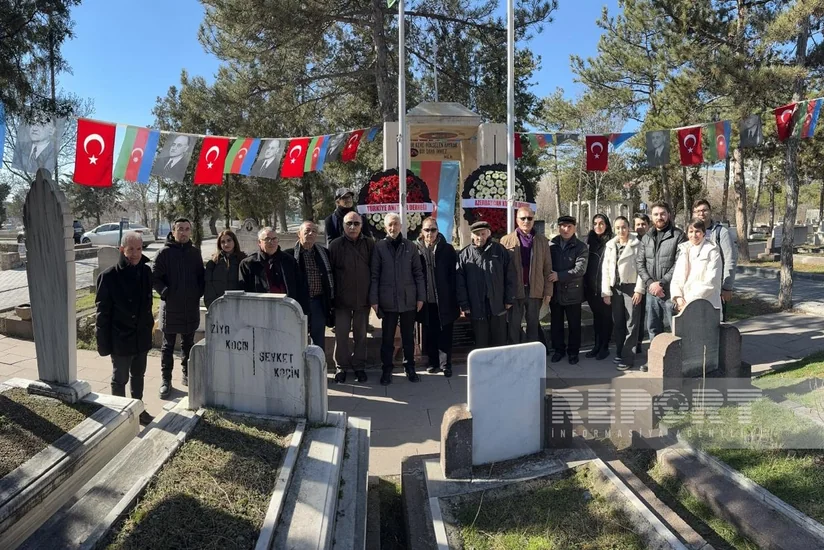 Ankaradakı Azərbaycan Kültür Dərnəyinin üzvləri Rəsulzadənin məzarını ziyarət edib