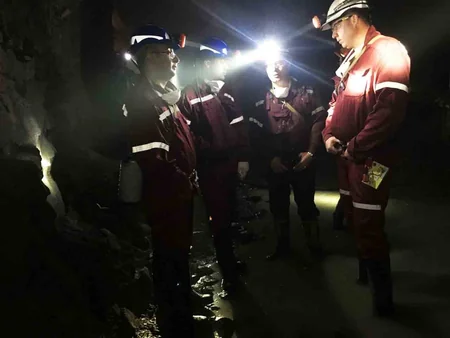 Представители AzerGold обсудили новые технологии в Казахстане